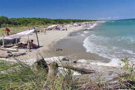 spiaggia nudisti hot|Spiagge Naturiste in Italia. Ecco lelenco completo